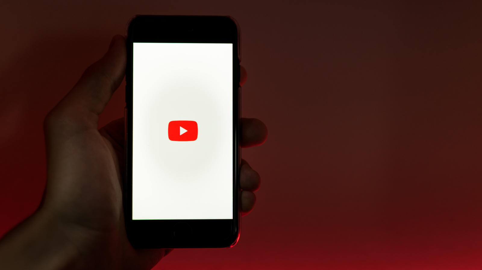 【保存版】なぜ企業YouTubeは炎上するのか｜アルゴリズムの拡散メカニズムと対処法